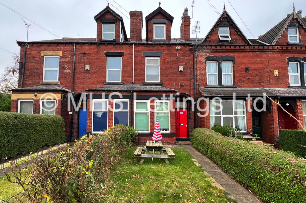 Photo of 5 Bedroom Mid Terraced House in 3 Lucas Street, Leeds, LS6 2JD