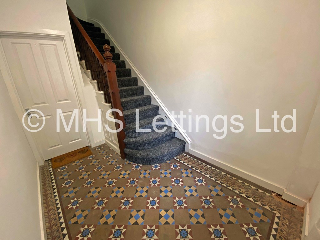 Photo of 3 Bedroom Apartment in Flat 1, 24 Kensington Terrace, Leeds, LS6 1BE