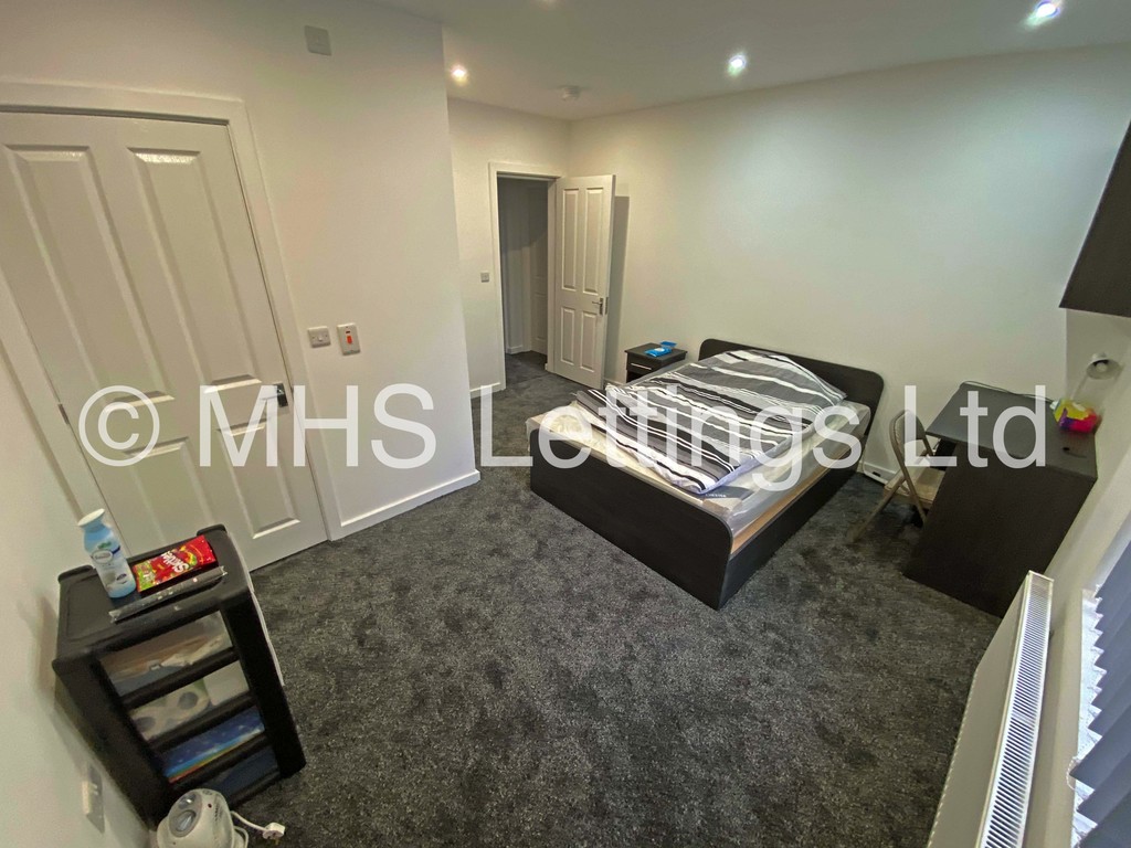 Photo of 2 Bedroom Apartment in Flat 2, 24 Kensington Terrace, Leeds, LS6 1BE