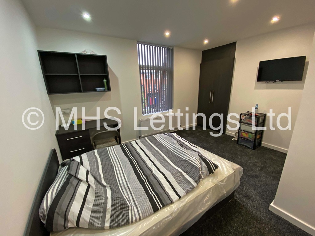 Photo of 2 Bedroom Apartment in Flat 2, 24 Kensington Terrace, Leeds, LS6 1BE