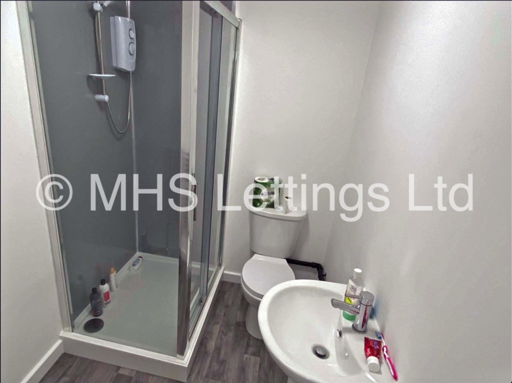 Photo of 2 Bedroom Penthouse in Flat 3, 24 Kensington Terrace, Leeds, LS6 1BE