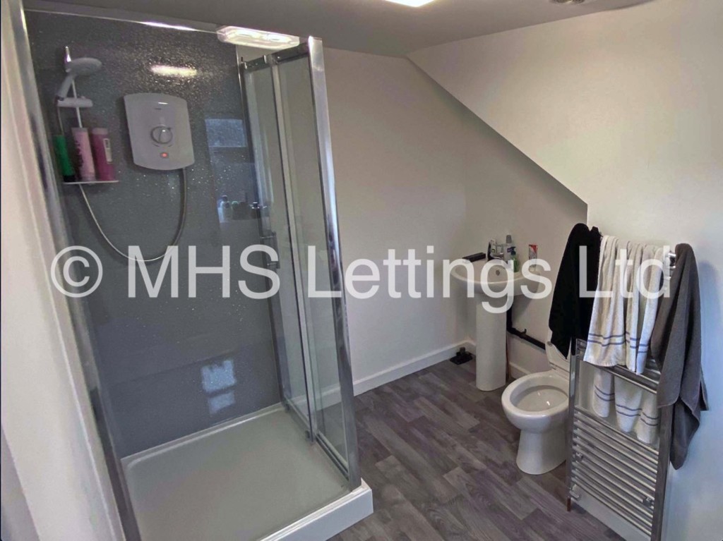 Photo of 2 Bedroom Penthouse in Flat 3, 24 Kensington Terrace, Leeds, LS6 1BE
