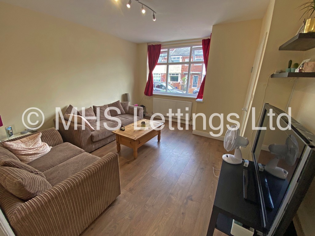 Photo of 2 Bedroom Mid Terraced House in 5 Park View Grove, Leeds, LS4 2LQ