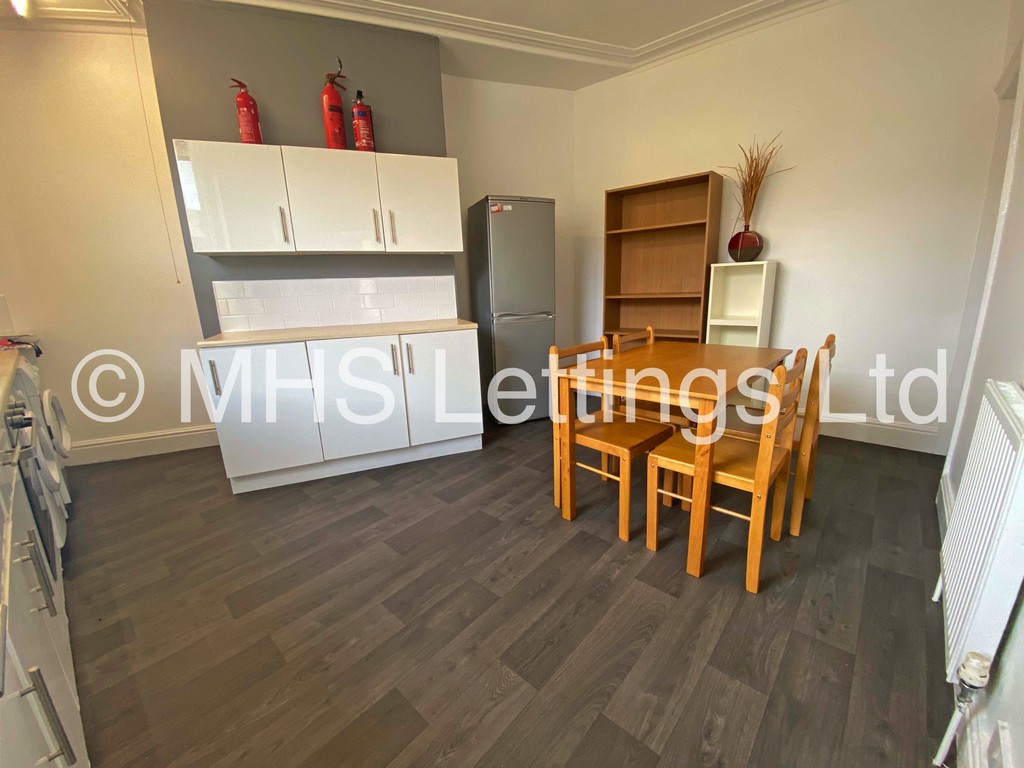 Photo of 4 Bedroom End Terraced House in 66 Beechwood Mount, Leeds, LS4 2NQ