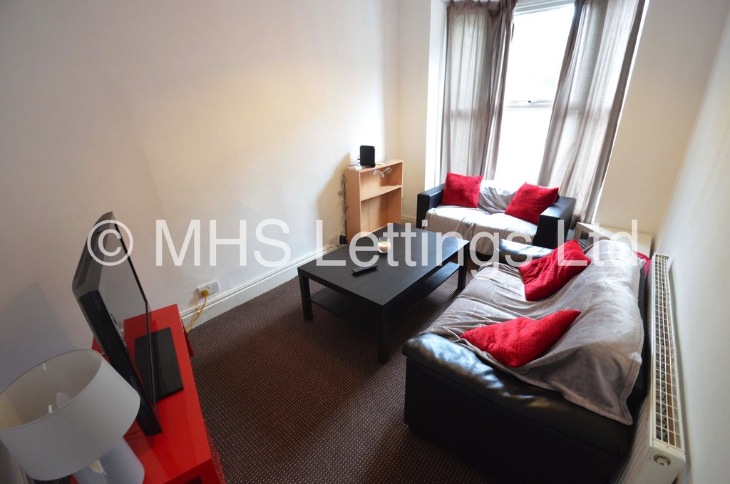 Photo of 4 Bedroom End Terraced House in 27 Ashville Grove, Leeds, LS6 1LY