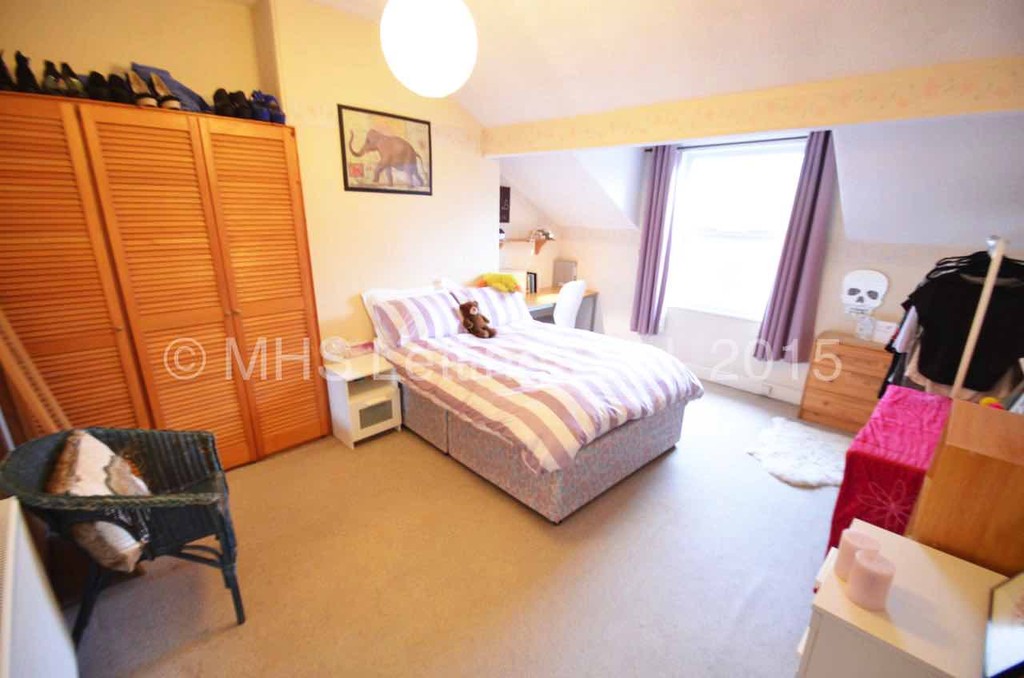 Photo of 4 Bedroom Flat in Flat 2, 18 Regent Park Avenue, Leeds, LS6 2AU