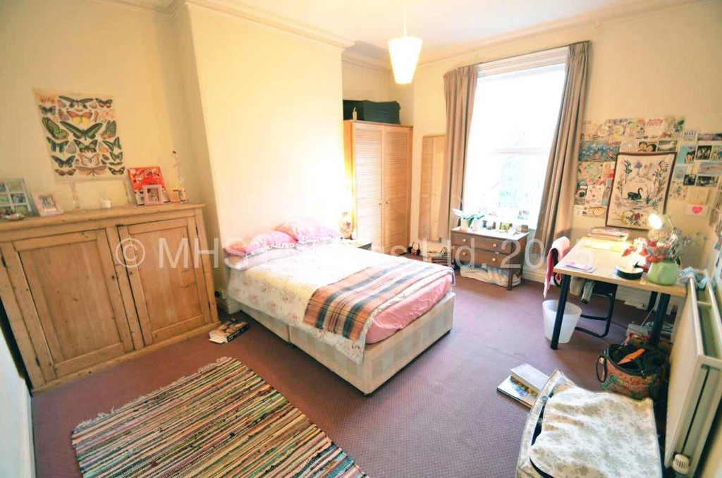 Photo of 4 Bedroom Flat in Flat 2, 18 Regent Park Avenue, Leeds, LS6 2AU