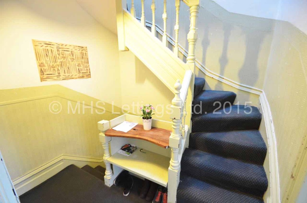 Photo of 4 Bedroom Flat in Flat 2, 18 Regent Park Avenue, Leeds, LS6 2AU