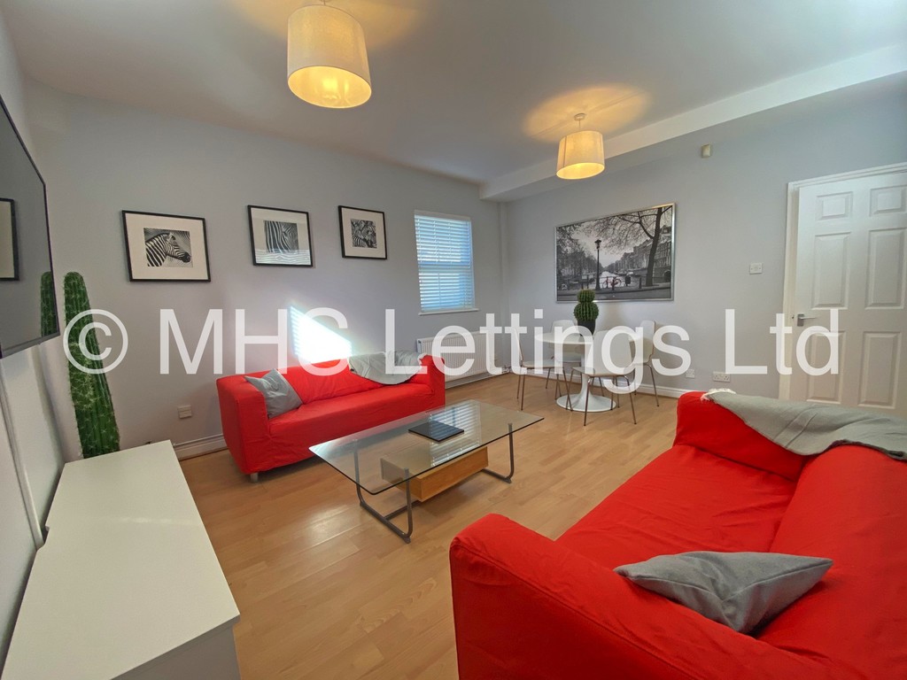 Photo of 4 Bedroom End Terraced House in 3 Granby Street, Leeds, LS6 3AZ
