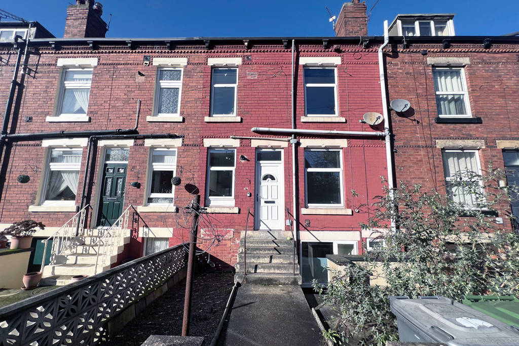 Photo of 3 Bedroom Mid Terraced House in 9 Beechwood Grove, Leeds, LS4 2LT
