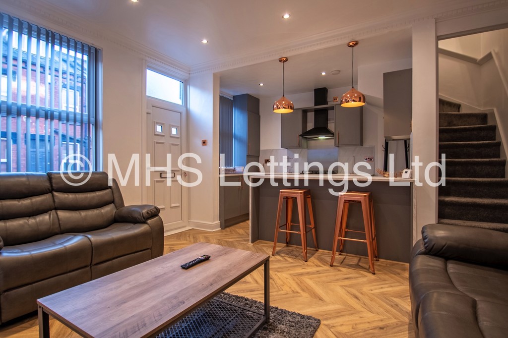 Photo of 2 Bedroom Mid Terraced House in 34 Harold Road, Leeds, LS6 1PR