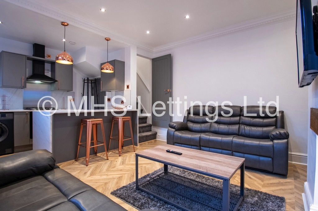 Photo of 2 Bedroom Mid Terraced House in 34 Harold Road, Leeds, LS6 1PR