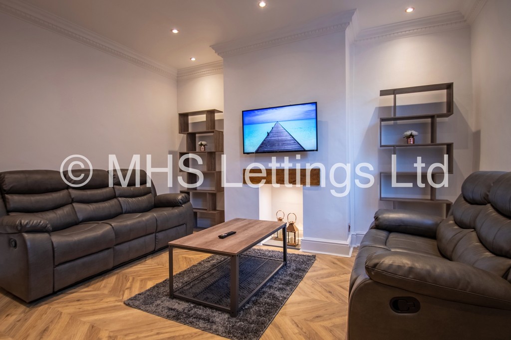 Photo of 2 Bedroom Mid Terraced House in 34 Harold Road, Leeds, LS6 1PR