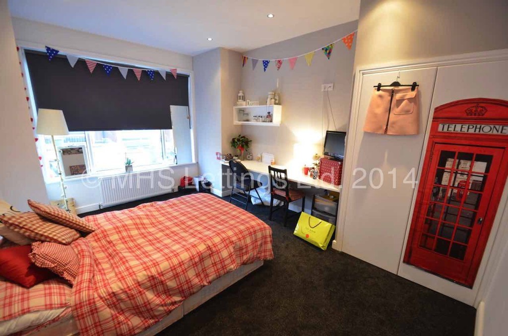 Photo of 4 Bedroom Flat in Flat 1, 47 Clarendon Road, Leeds, LS2 9NZ