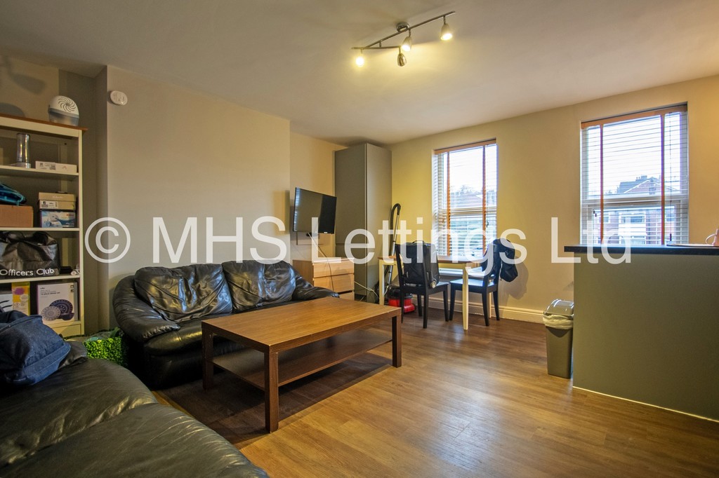 Flat 3, 205 Belle Vue Road, Leeds, LS3 1HG