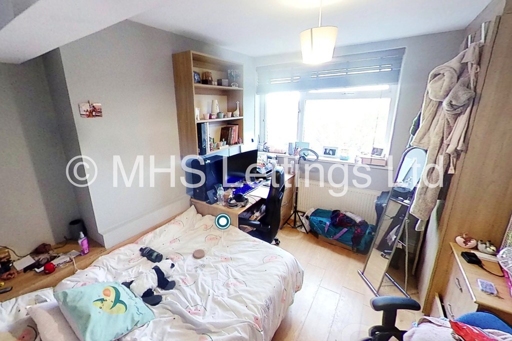 Photo of 2 Bedroom Flat in Flat 4, 205 Belle Vue Road, Leeds, LS3 1HG