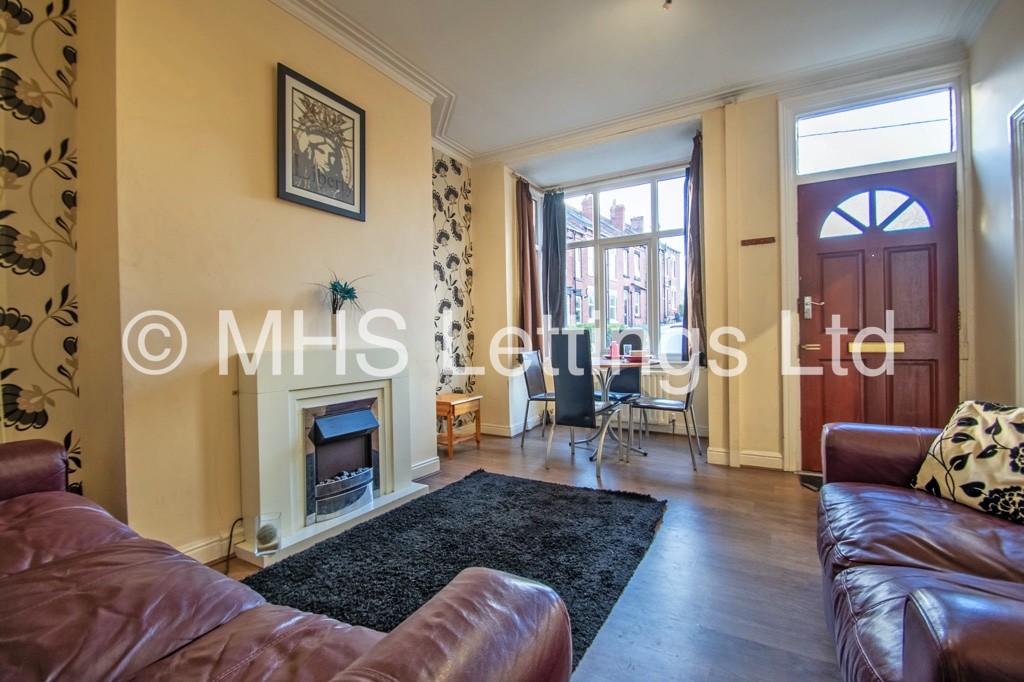 Photo of 3 Bedroom Mid Terraced House in 35 Lumley Road, Leeds, LS4 2NH