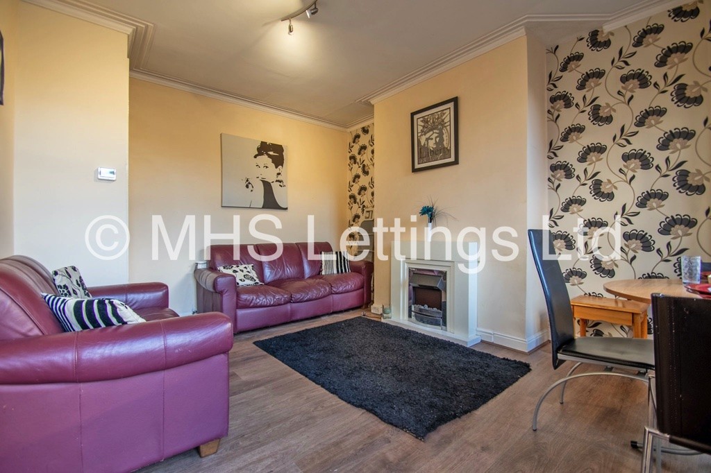 Photo of 3 Bedroom Mid Terraced House in 35 Lumley Road, Leeds, LS4 2NH