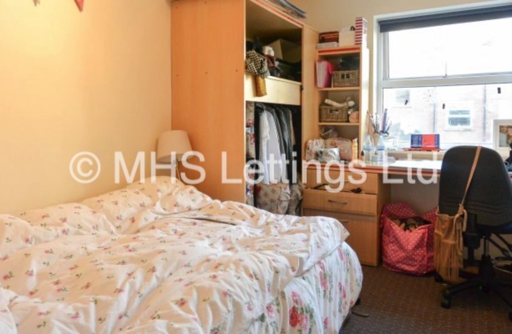 Photo of 5 Bedroom Ground Floor Flat in Flat 4, Welton Road, Leeds, LS6 1EE