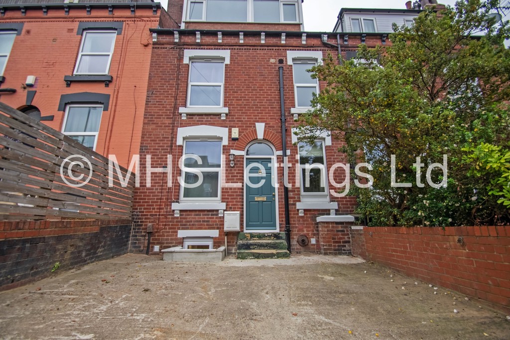 Photo of 2 Bedroom Mid Terraced House in 26 Martin Terrace, Leeds, LS4 2JY