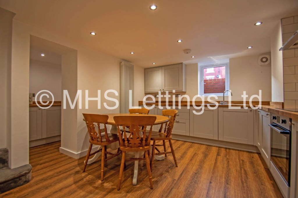 Photo of 2 Bedroom Mid Terraced House in 26 Martin Terrace, Leeds, LS4 2JY