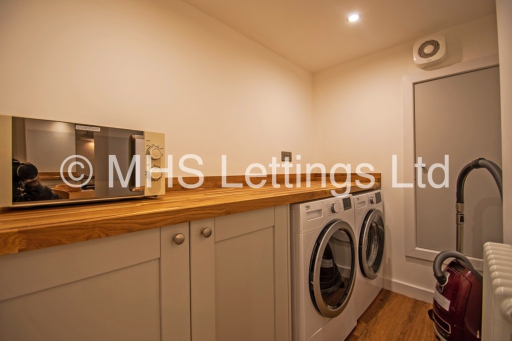 Photo of 2 Bedroom Mid Terraced House in 26 Martin Terrace, Leeds, LS4 2JY