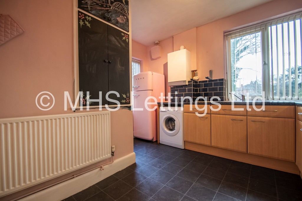 Photo of 2 Bedroom Flat in 145 Otley Road, Leeds, LS6 3PX