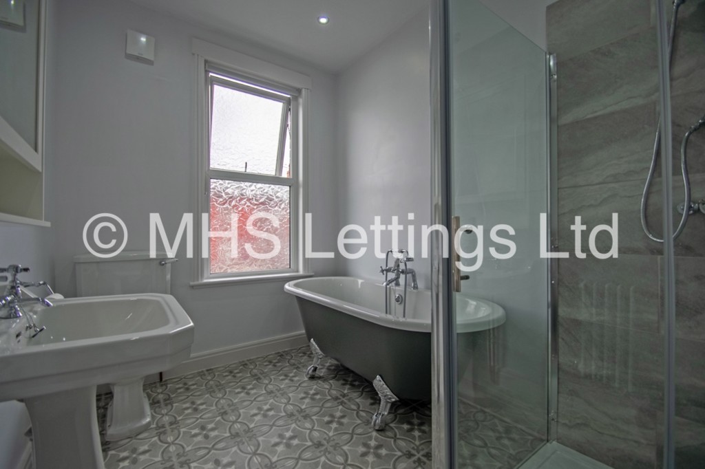 Photo of 2 Bedroom Mid Terraced House in 24 Haddon Place, Leeds, LS4 2JU