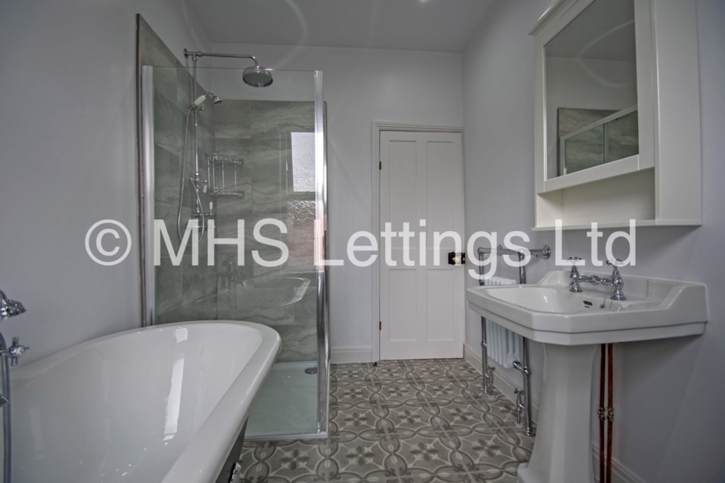 Photo of 2 Bedroom Mid Terraced House in 24 Haddon Place, Leeds, LS4 2JU
