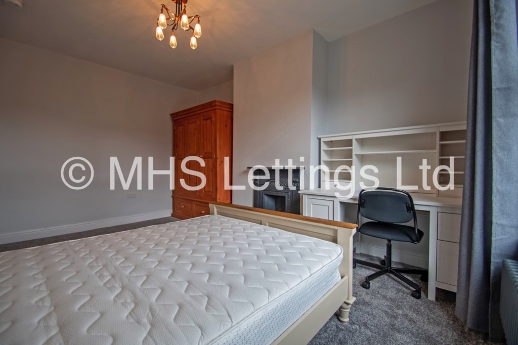 Photo of 2 Bedroom Mid Terraced House in 24 Haddon Place, Leeds, LS4 2JU