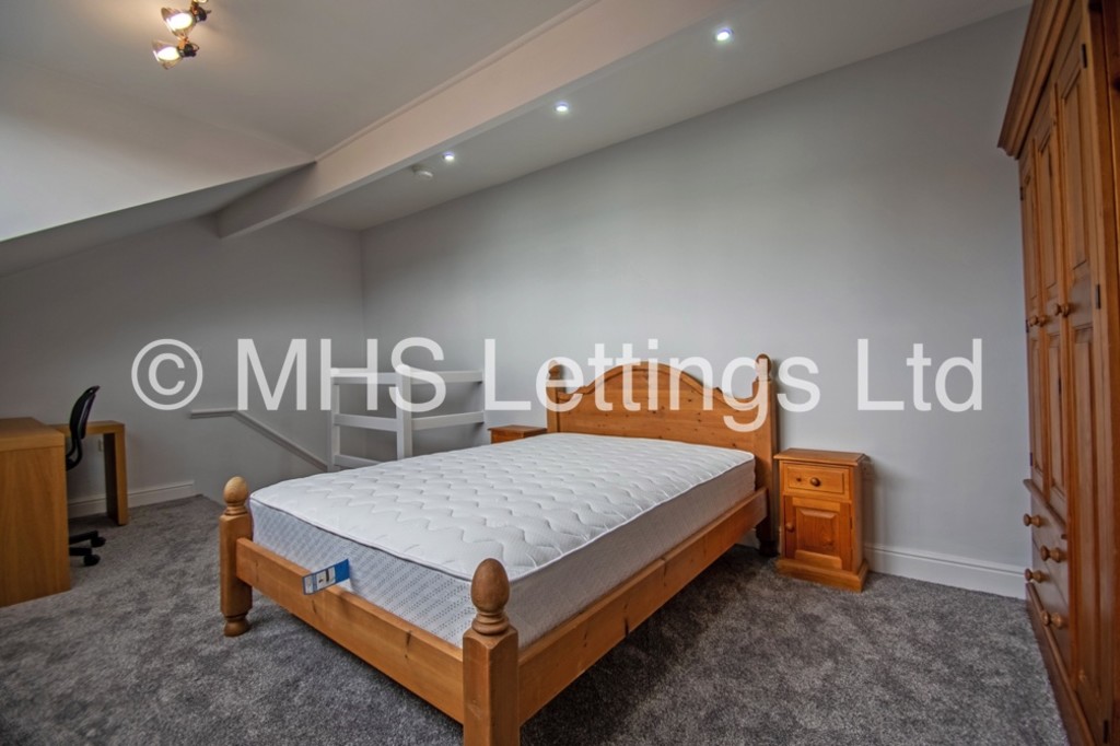 Photo of 2 Bedroom Mid Terraced House in 24 Haddon Place, Leeds, LS4 2JU