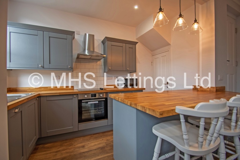 Photo of 2 Bedroom Mid Terraced House in 24 Haddon Place, Leeds, LS4 2JU