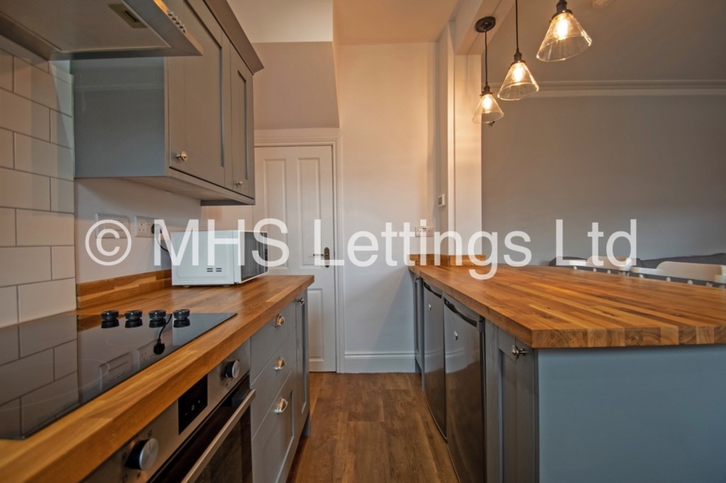 Photo of 2 Bedroom Mid Terraced House in 24 Haddon Place, Leeds, LS4 2JU