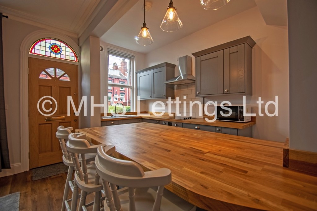 Photo of 2 Bedroom Mid Terraced House in 24 Haddon Place, Leeds, LS4 2JU