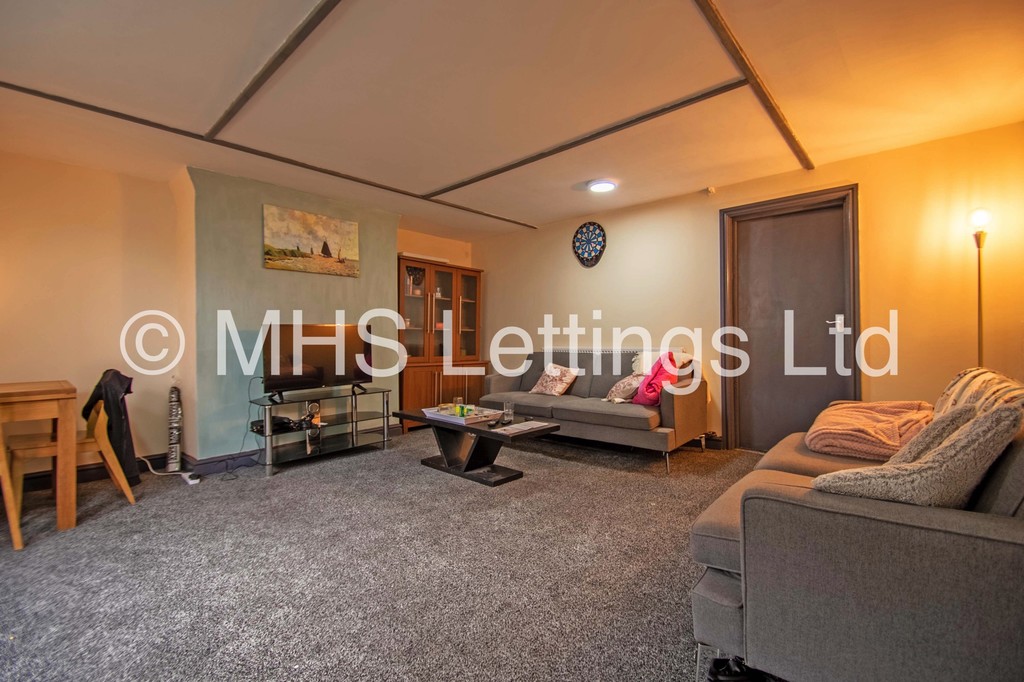 Photo of 2 Bedroom Ground Floor Flat in 43a Regent Park Terrace, Leeds, LS6 2AX