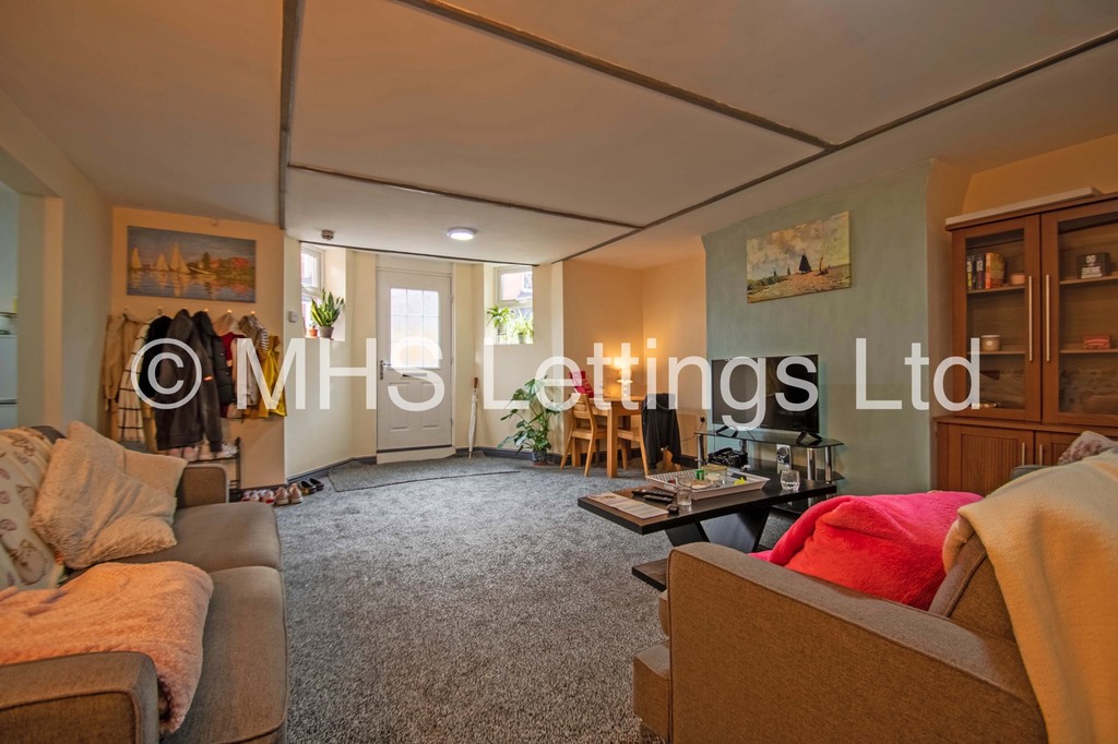 Photo of 2 Bedroom Ground Floor Flat in 43a Regent Park Terrace, Leeds, LS6 2AX
