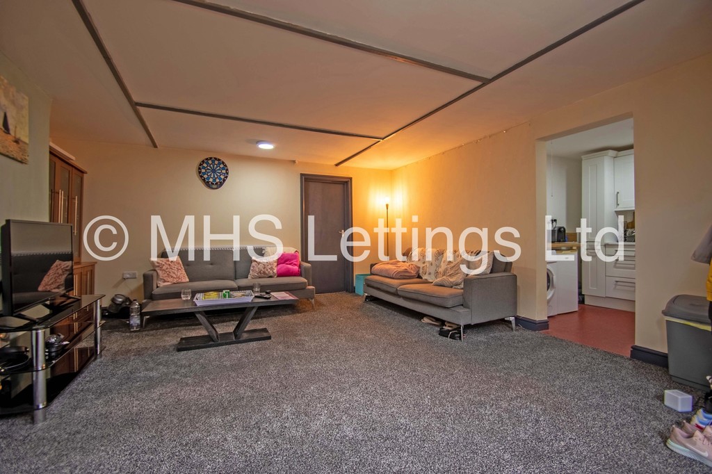 Photo of 2 Bedroom Ground Floor Flat in 43a Regent Park Terrace, Leeds, LS6 2AX