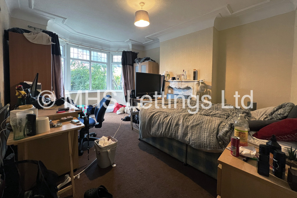 Photo of 4 Bedroom Semi-Detached House in 24 Becketts Park Drive, Leeds, LS6 3PB