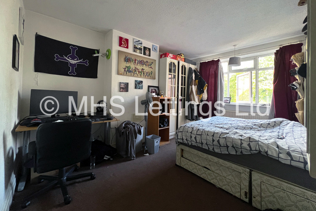 Photo of 4 Bedroom Semi-Detached House in 24 Becketts Park Drive, Leeds, LS6 3PB