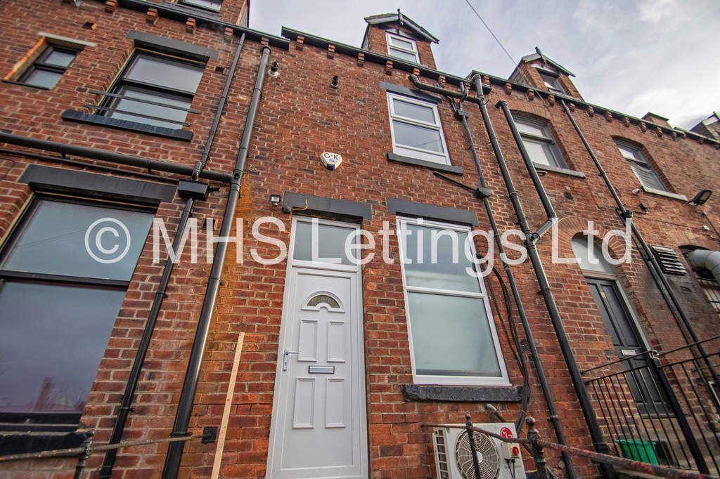 Photo of 1 Bedroom Mid Terraced House in 7 Beech Avenue, Leeds, LS12 3AH