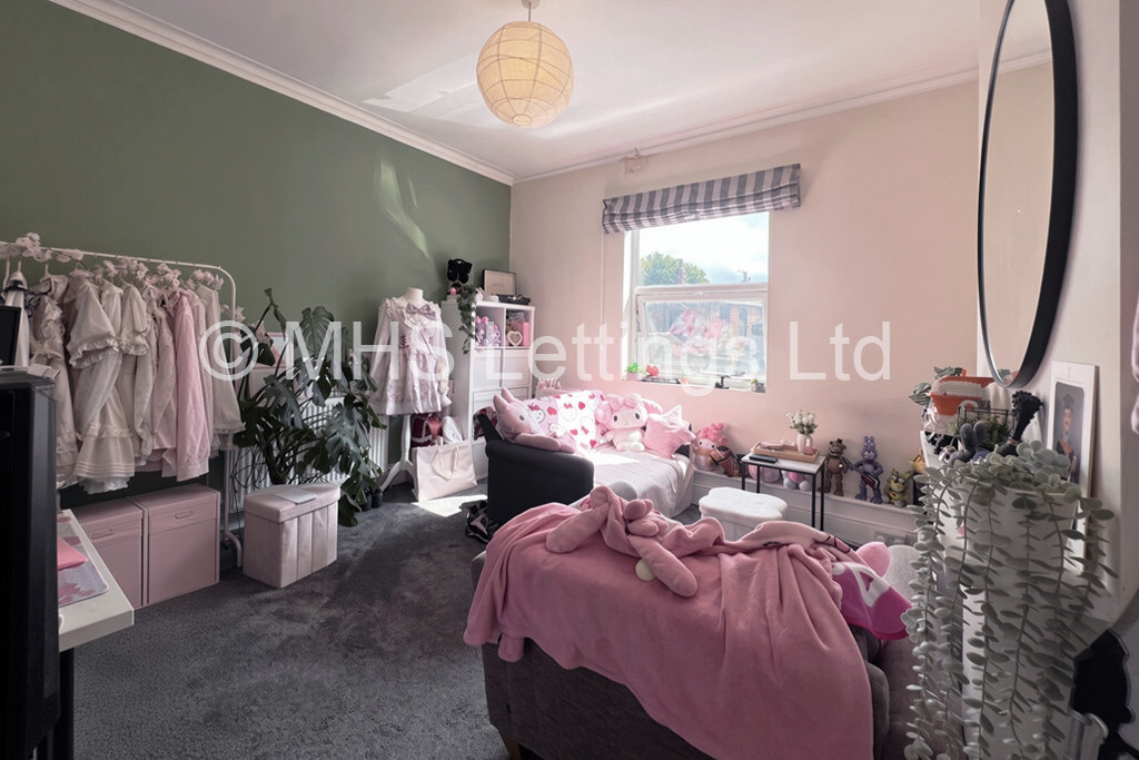 Photo of 1 Bedroom Mid Terraced House in 7 Beech Avenue, Leeds, LS12 3AH