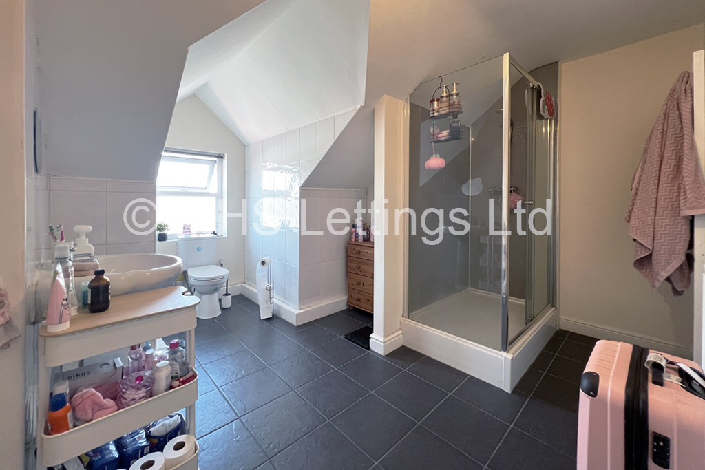Photo of 1 Bedroom Mid Terraced House in 7 Beech Avenue, Leeds, LS12 3AH