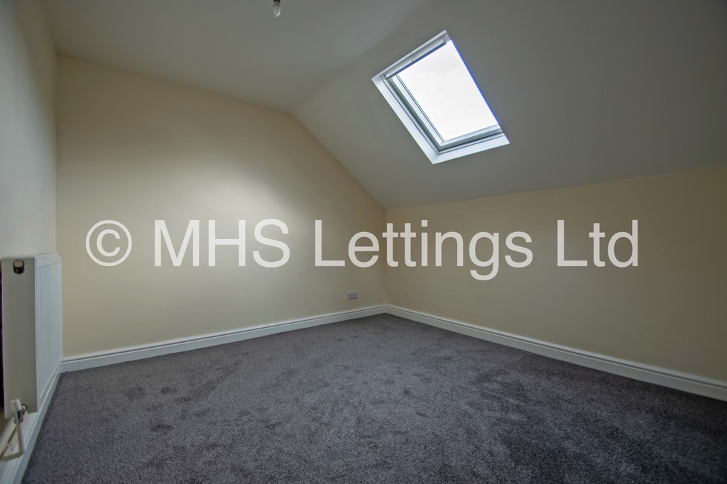 Photo of 1 Bedroom Mid Terraced House in 7 Beech Avenue, Leeds, LS12 3AH
