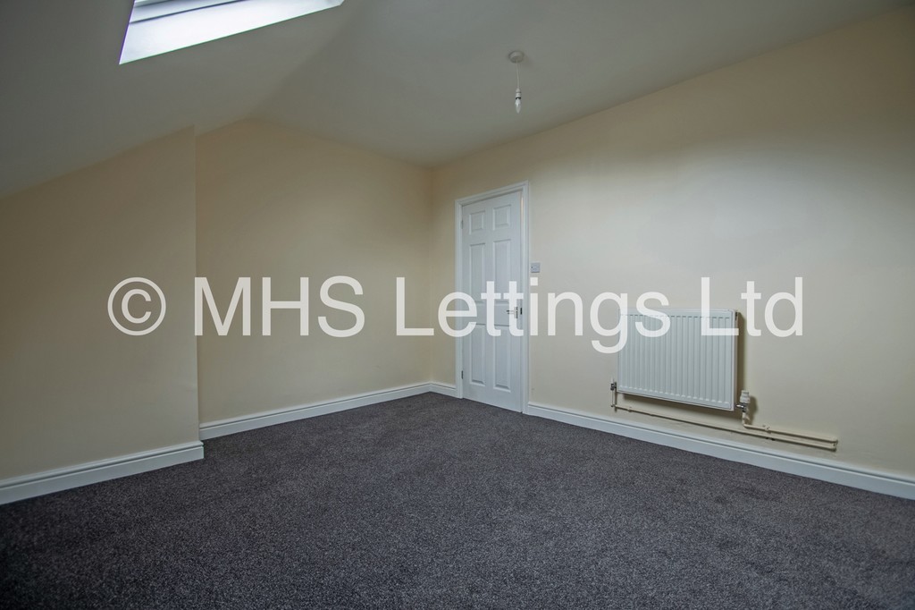Photo of 1 Bedroom Mid Terraced House in 7 Beech Avenue, Leeds, LS12 3AH