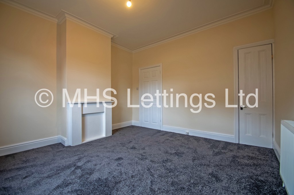 Photo of 1 Bedroom Mid Terraced House in 7 Beech Avenue, Leeds, LS12 3AH