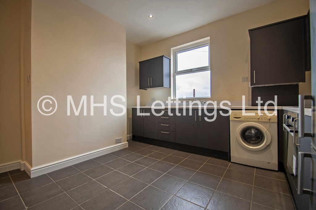 Photo of 1 Bedroom Mid Terraced House in 7 Beech Avenue, Leeds, LS12 3AH