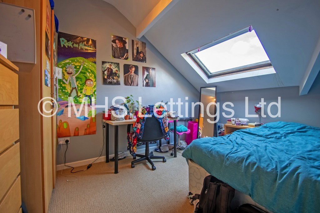 Photo of 2 Bedroom Flat in Flat A (Top), 2 Richmond Road, Leeds, LS6 1BX