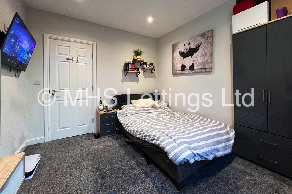 Photo of 3 Bedroom Flat in 32 Back Regent Park Terrace, Leeds, LS6 2AX
