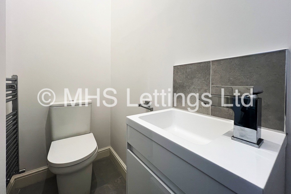 Photo of 3 Bedroom Flat in 32 Back Regent Park Terrace, Leeds, LS6 2AX
