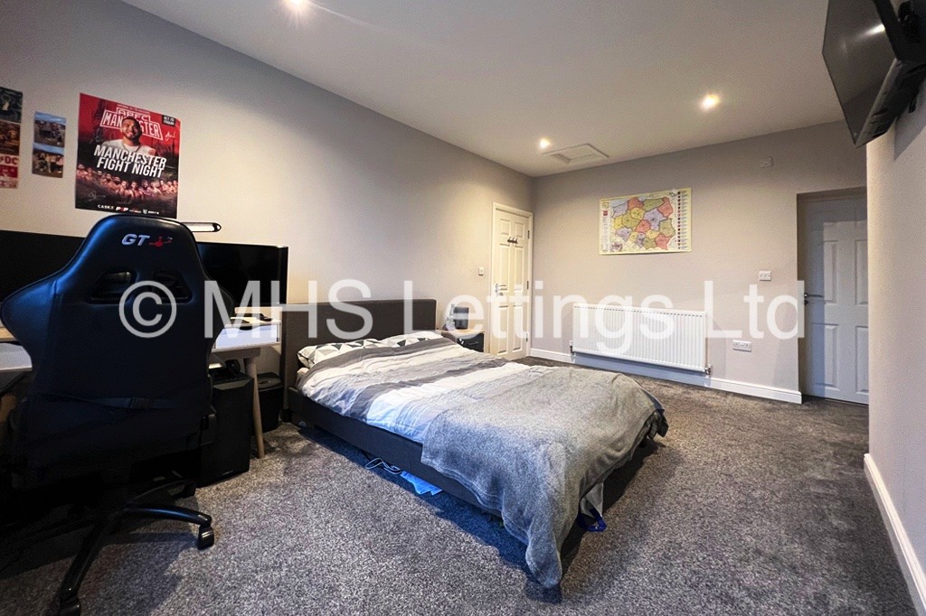 Photo of 3 Bedroom Flat in 32 Back Regent Park Terrace, Leeds, LS6 2AX